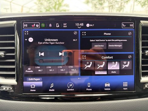 Used 2023 Chrysler Pacifica Touring-L FWD image 21