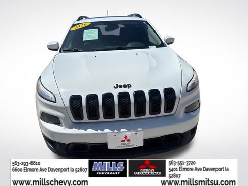 Used 2016 Jeep Cherokee High Altitude AWD/4WD image 8