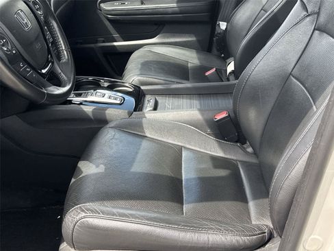 Used 2017 Honda Pilot Elite image 12