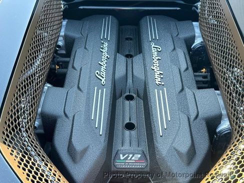 Used 2024 Lamborghini Revuelto AWD/4WD image 5
