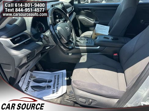Used 2020 Toyota Highlander LE AWD/4WD image 8