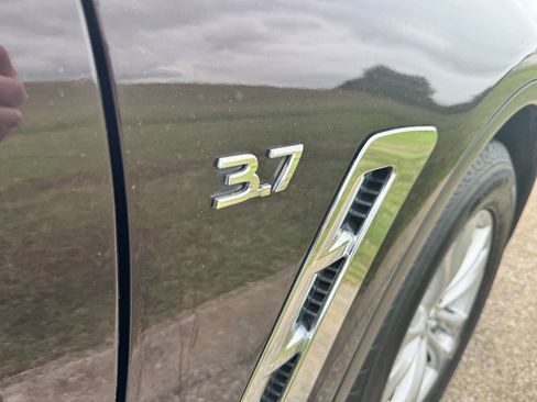 Used 2017 INFINITI QX70 2WD image 5