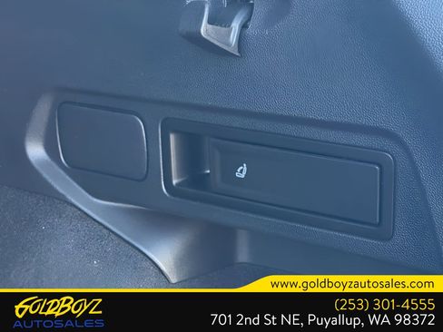 Used 2021 Volkswagen Tiguan S image 39