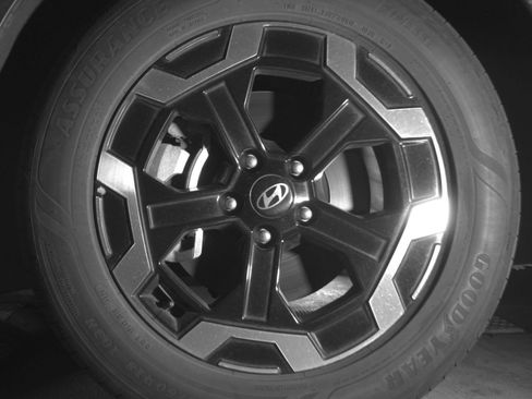 Used 2025 Hyundai Santa Fe SEL AWD/4WD image 15