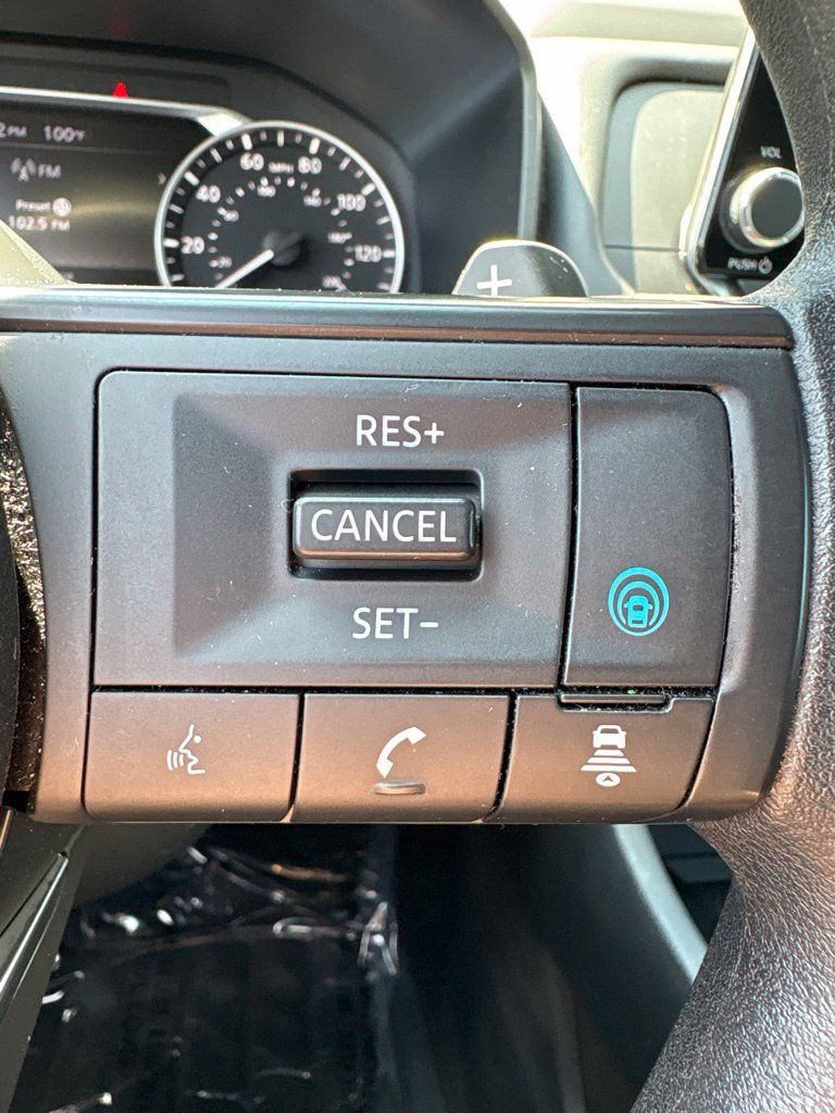 Used 2024 Nissan Rogue SV AWD/4WD image 21