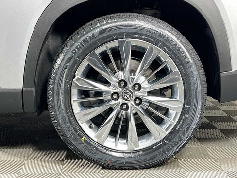 Used 2024 Toyota Grand Highlander Platinum image 33