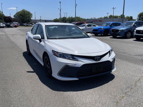 Used 2022 Toyota Camry LE FWD image 1