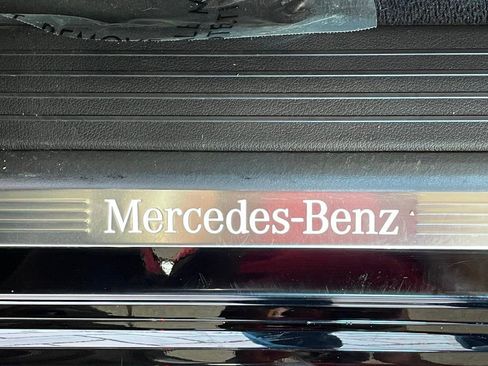 Used 2024 Mercedes-Benz GLE 450e 4MATIC image 18