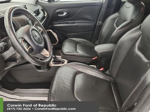 Used 2016 Jeep Renegade Limited image 12