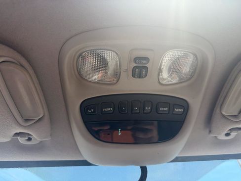 Used 2003 Chrysler 300M FWD image 19