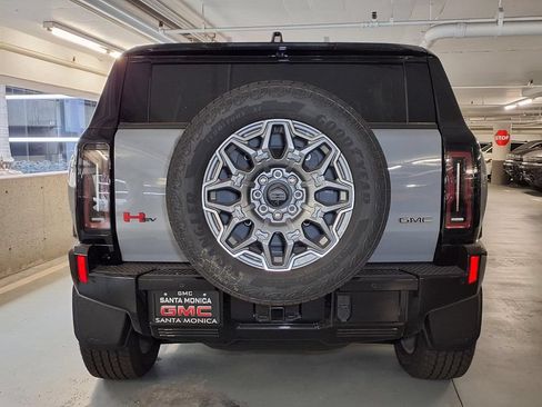Used 2026 GMC Hummer EV SUV w/ LPO, Illumination Package AWD/4WD image 9