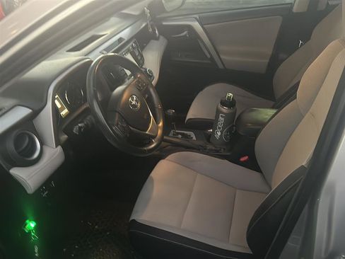 Used 2016 Toyota RAV4 XLE image 7