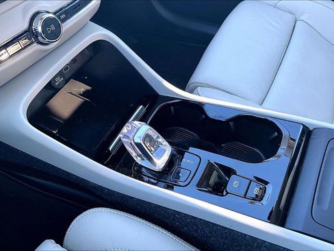 Used 2023 Volvo XC40 B5 Plus w/ Protection Package image 18