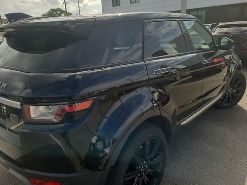 Used 2019 Land Rover Range Rover Evoque HSE image 6