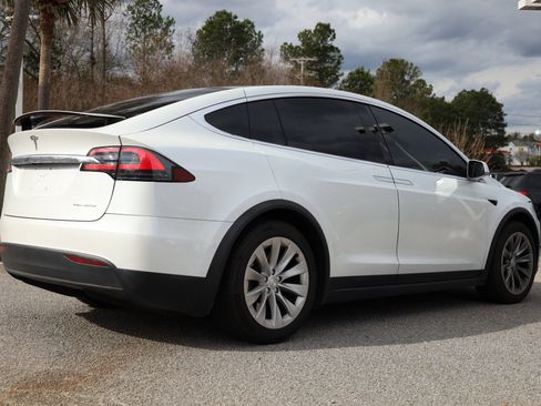 Used 2020 Tesla Model X Long Range image 6