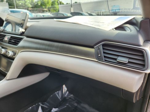 Used 2020 Honda Accord LX image 17