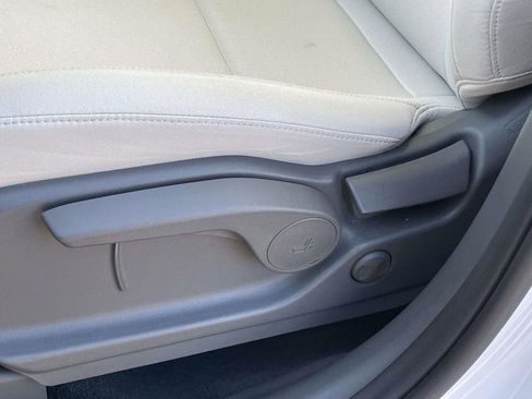 Certified 2025 Hyundai Santa Fe SE image 7