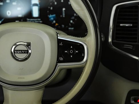Used 2020 Volvo XC90 T5 Momentum w/ Protection Package Premier FWD image 16