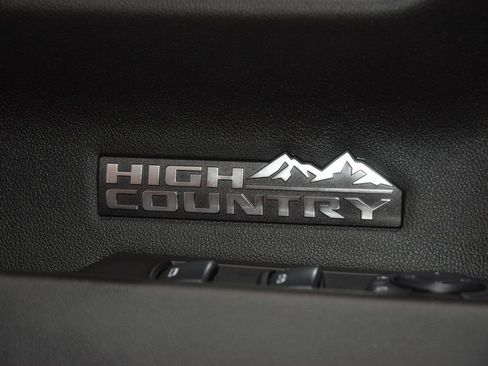 Used 2025 Chevrolet Silverado 1500 High Country AWD/4WD image 54