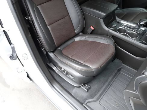 Used 2023 Chevrolet Traverse High Country w/ LPO, Floor Liner Package AWD/4WD image 26