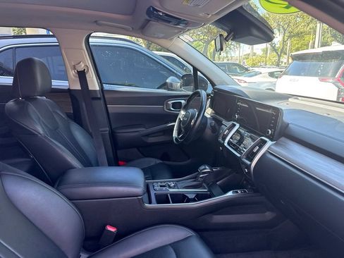 Used 2022 Kia Sorento EX w/ Panoramic Sunroof Package FWD image 3