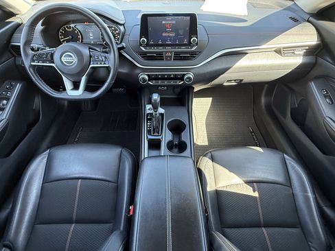 Used 2021 Nissan Altima 2.5 SR w/ SR Premium Package image 18