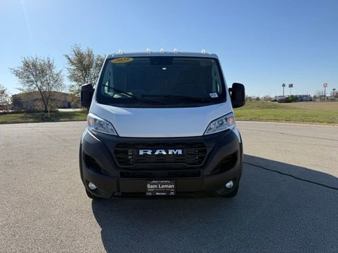 Used 2025 RAM ProMaster 2500 w/ Convenience Group image 2