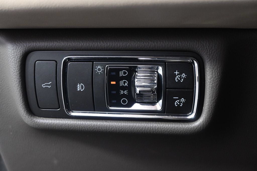 Used 2023 Lincoln Aviator Reserve w/ Equipment Group 201A AWD/4WD image 24