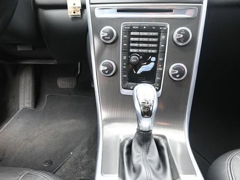 Used 2016 Volvo XC60 T5 Premier w/ Climate Package FWD image 13