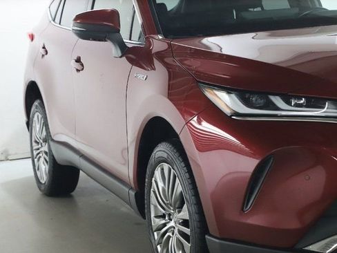 Used 2021 Toyota Venza Limited w/ Advanced Technology Package image 9