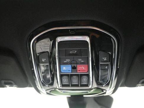 Used 2023 Jeep Grand Cherokee Overland w/ Advanced Protech Group III AWD/4WD image 33
