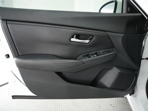 Used 2023 Nissan Sentra SV FWD image 38
