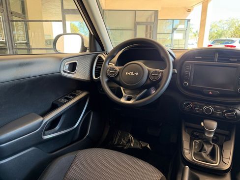 Used 2025 Kia Soul LX w/ LX Technology Package image 29