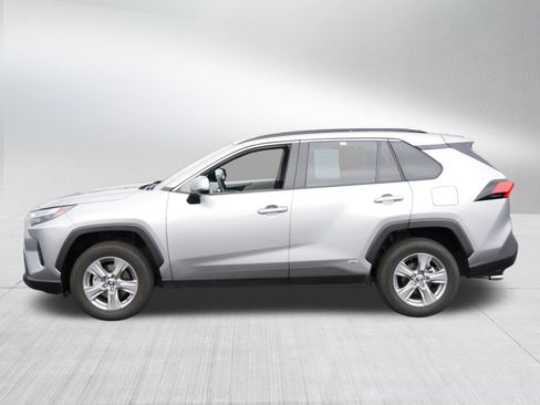 Certified 2025 Toyota RAV4 XLE AWD/4WD image 4