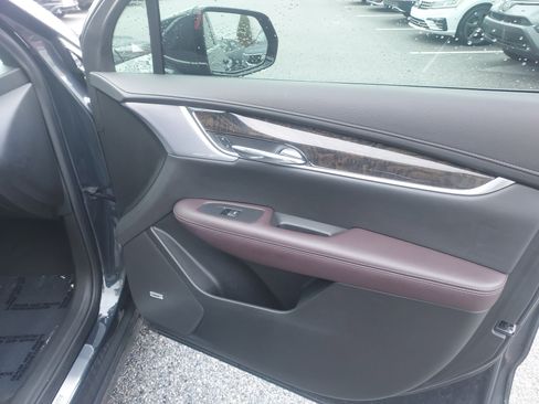 Used 2021 Cadillac XT6 Premium Luxury image 23