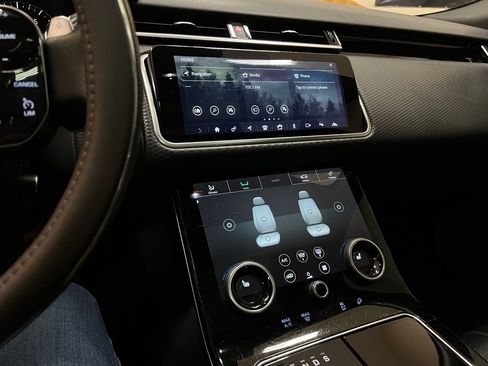 Used 2020 Land Rover Range Rover Velar R-Dynamic S image 24