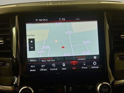 Certified 2021 RAM 2500 Big Horn w/ Night Edition AWD/4WD image 18