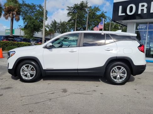 Used 2021 GMC Terrain SLE image 8