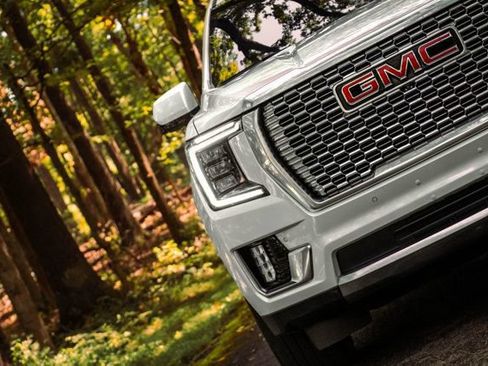 Used 2024 GMC Yukon Denali w/ Max Trailering Package AWD/4WD image 3