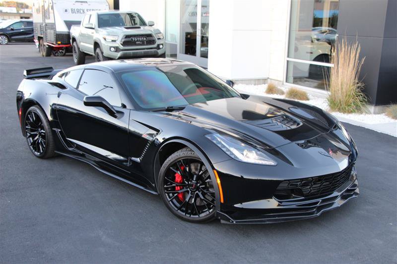 Used 2018 Chevrolet Corvette Z06 RWD image 2