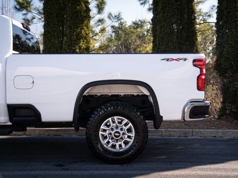 Used 2025 Chevrolet Silverado 2500 LT w/ Convenience Package image 6