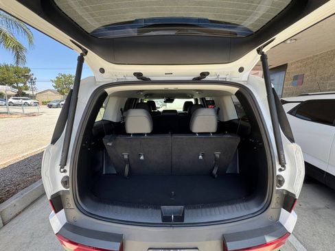 Used 2025 Hyundai Santa Fe SEL FWD image 29