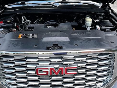 Used 2020 GMC Yukon Denali RWD image 30