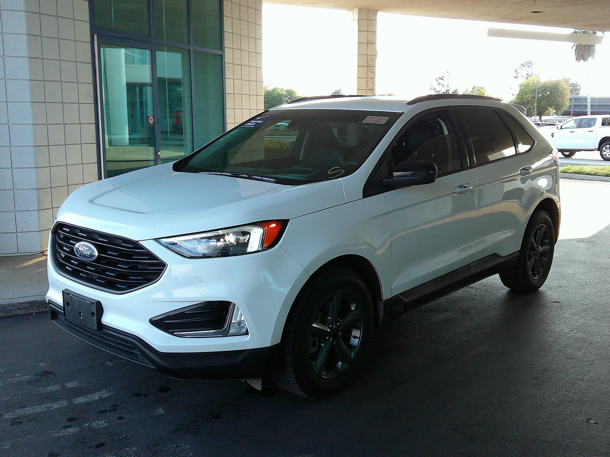 Used 2023 Ford Edge SEL w/ Sport Appearance Package AWD/4WD image 3