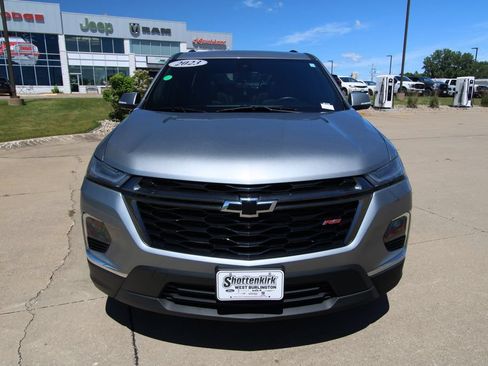 Used 2023 Chevrolet Traverse RS AWD/4WD image 2