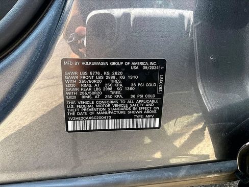 Used 2025 Volkswagen Atlas Cross Sport SE AWD/4WD image 23