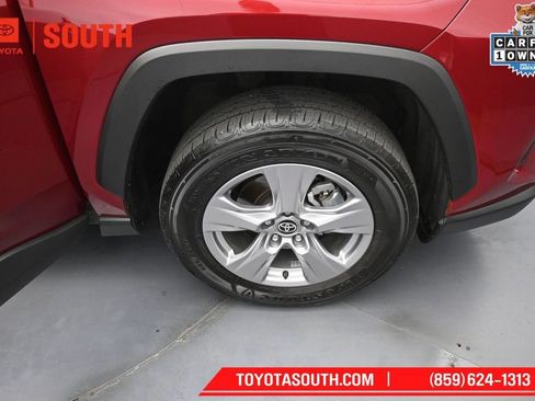 Used 2025 Toyota RAV4 XLE AWD/4WD image 31