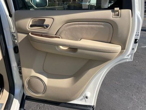 Used 2012 Cadillac Escalade Premium image 9