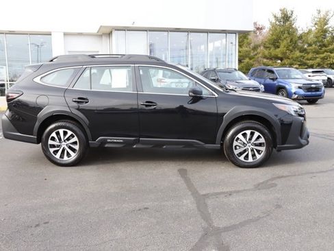 Certified 2025 Subaru Outback w/ Popular Package #1A image 2