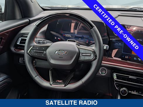Used 2024 Chevrolet Traverse RS FWD image 19